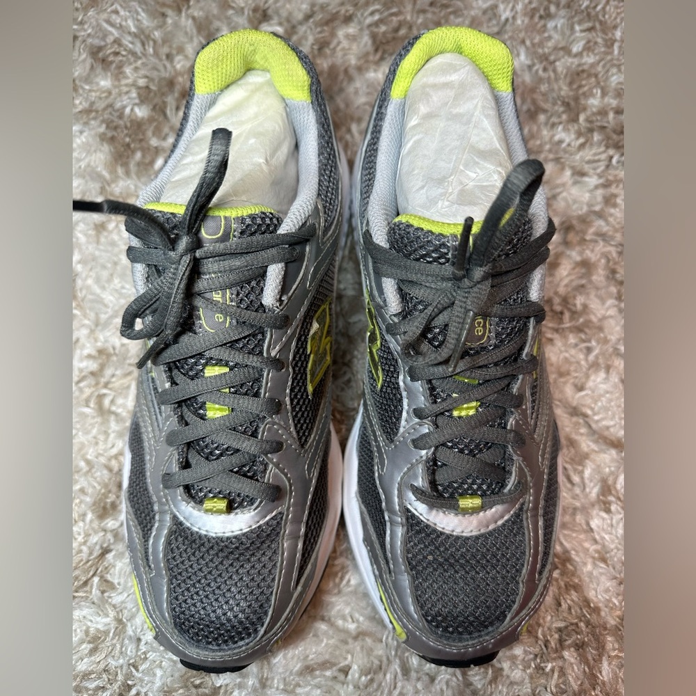 New Balance 400 Women's Neon Gray Running Sneakers Size 8
